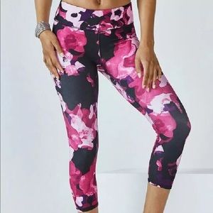 Fabletics Pink/purple Capri Legging